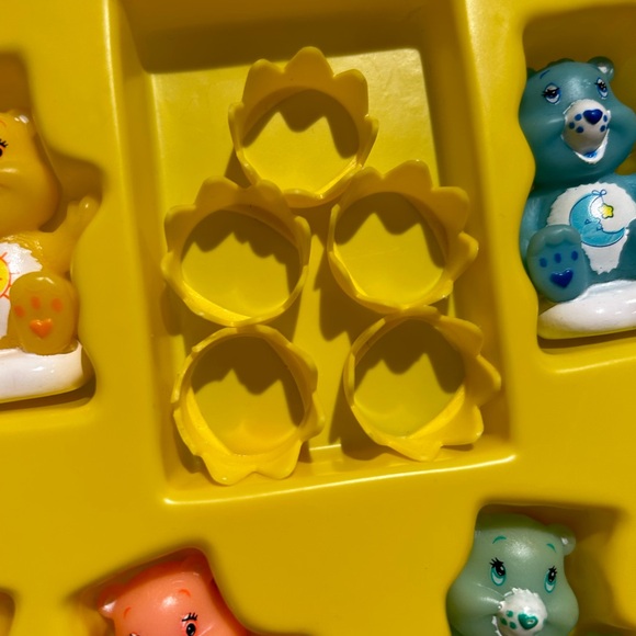 Care Bears checkers board game 2004 - Picture 4 of 12